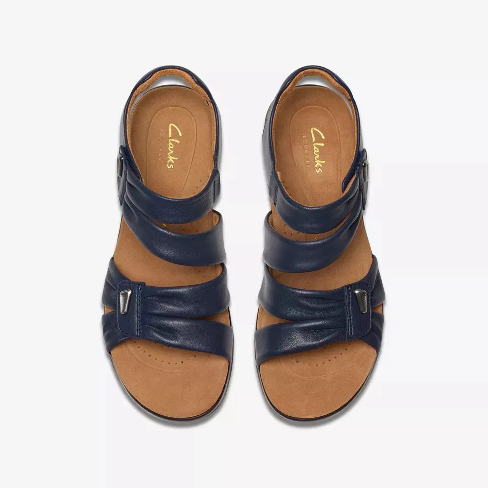 Clarks Women's Kitly Ave Navy Leather 26177305