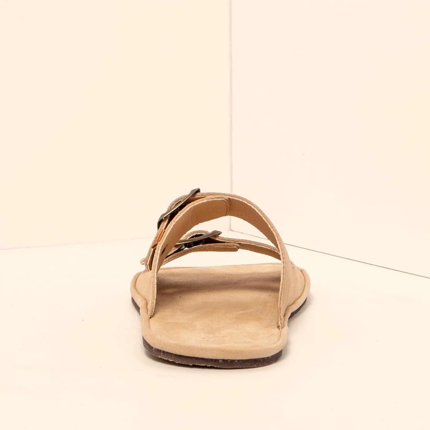 El Naturalista Unisex's Classic Flat Sandal