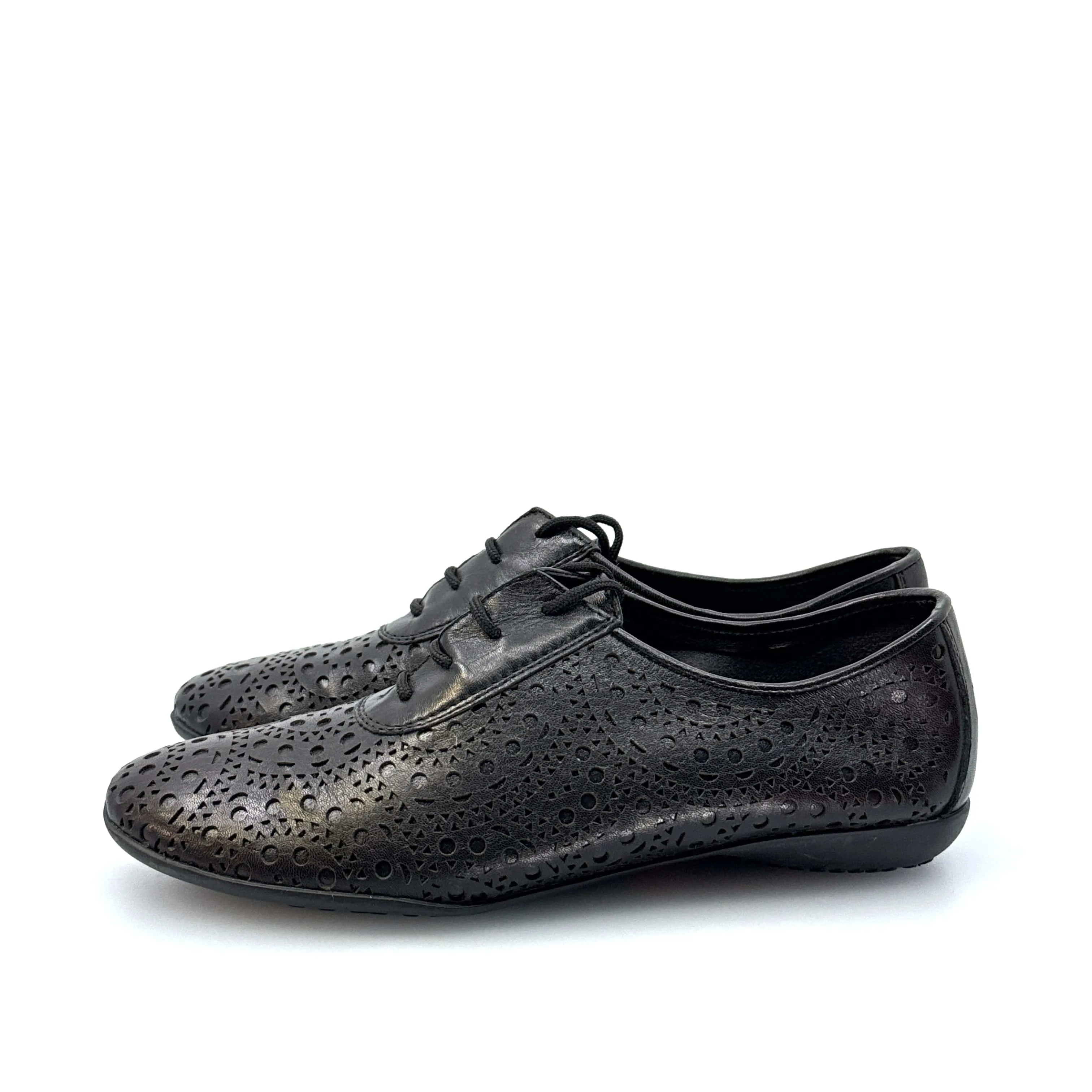 Sesto Meucci Women's Betka Laser-Cut Oxford Sneakers - Size 5M - Black
