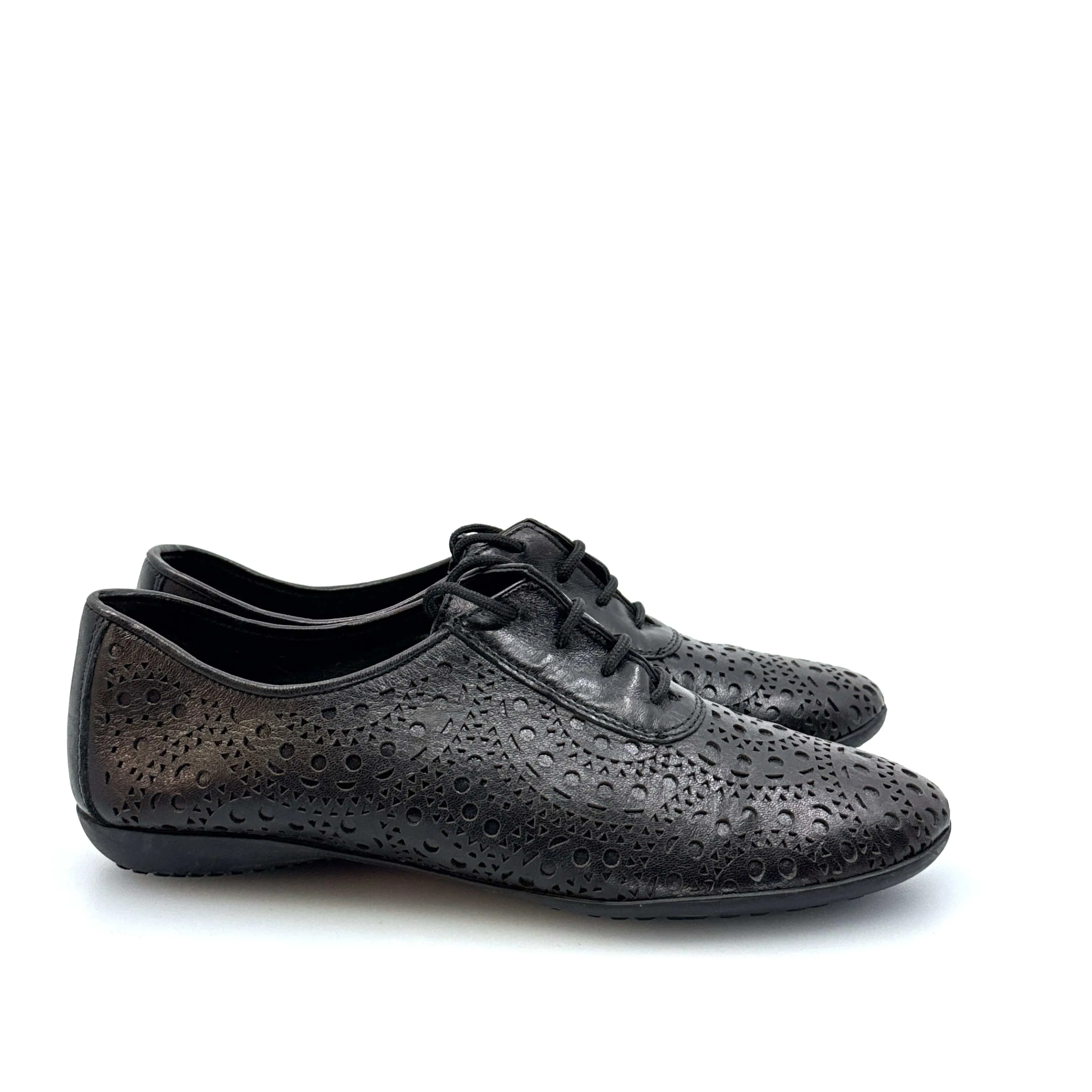 Sesto Meucci Women's Betka Laser-Cut Oxford Sneakers - Size 5M - Black